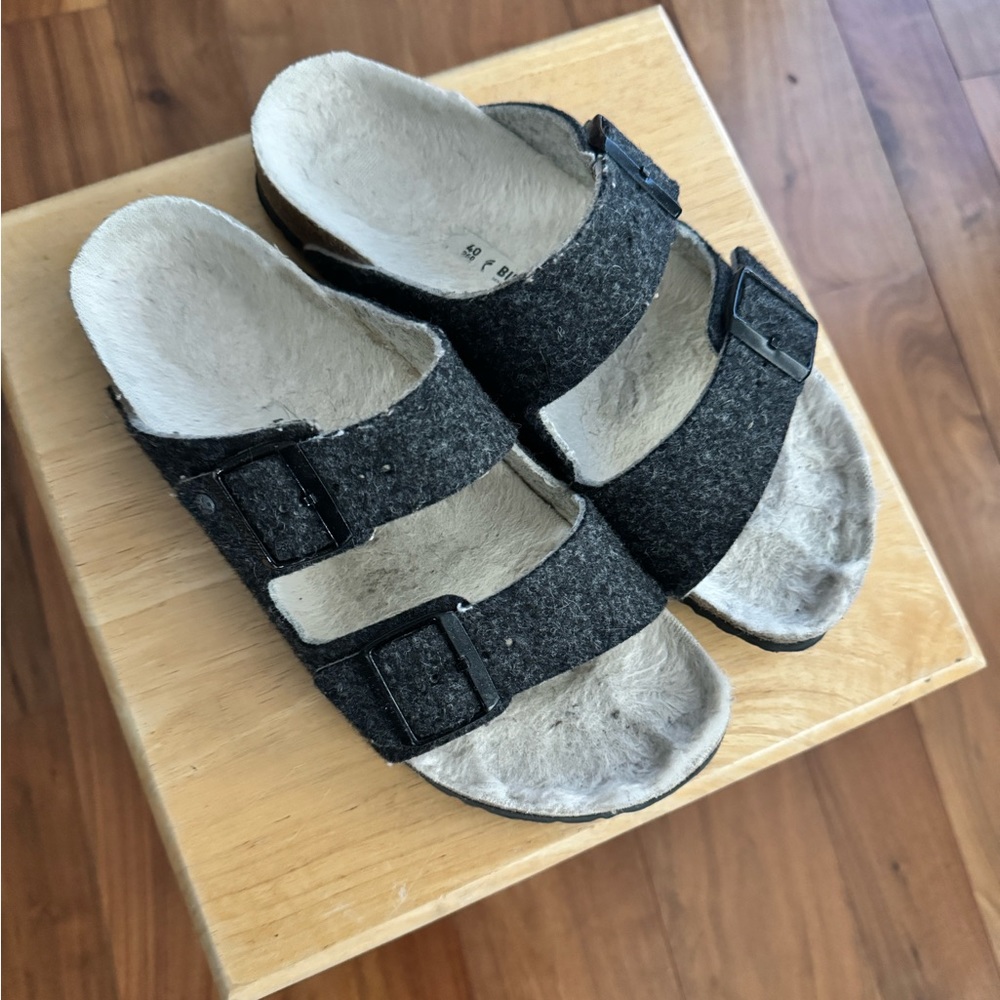 Birkenstock Anthracite Arizona Sandals gently used! Lots of life left! Sz 40